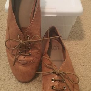 Joan & David Lace Up Oxford Style Shoes  Size 8